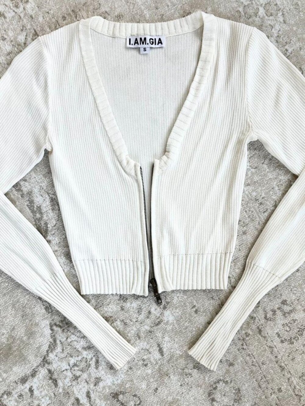 I.AM.GIA cream zip front top––size small 🤍
